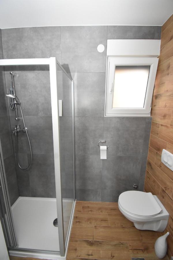 Apartman Bela Tisno Exterior foto